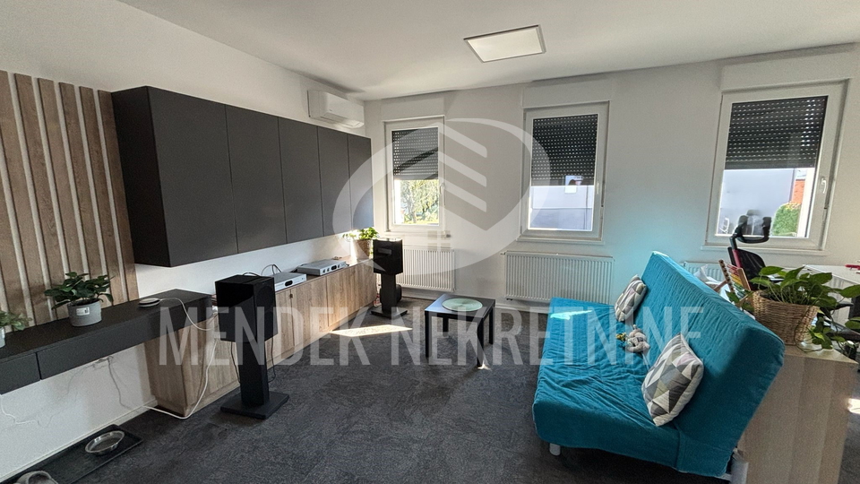 POSLOVNI PROSTOR 168 m&sup2;&comma; 1&period; KAT&comma; uredski prostor s terasom&sol;lo&dstrok;om&comma; parking&comma; zakup