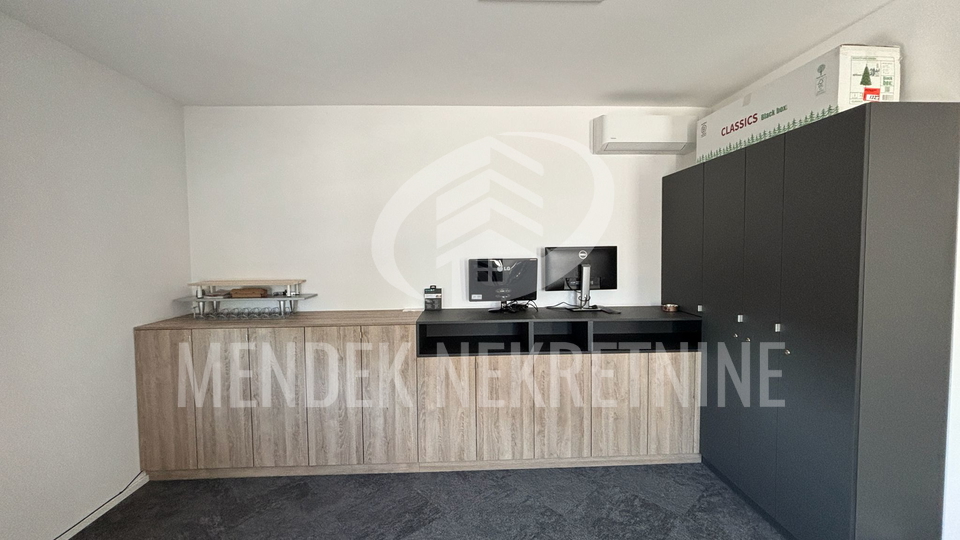 POSLOVNI PROSTOR 168 m&sup2;&comma; 1&period; KAT&comma; uredski prostor s terasom&sol;lo&dstrok;om&comma; parking&comma; zakup