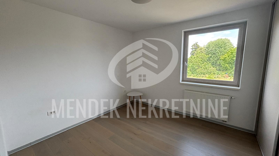 4 SOBAN STAN 78 m2&comma; spremi&scaron;te i parkirno mjesto u gara&zcaron;i&comma; najam&comma; Vara&zcaron;din
