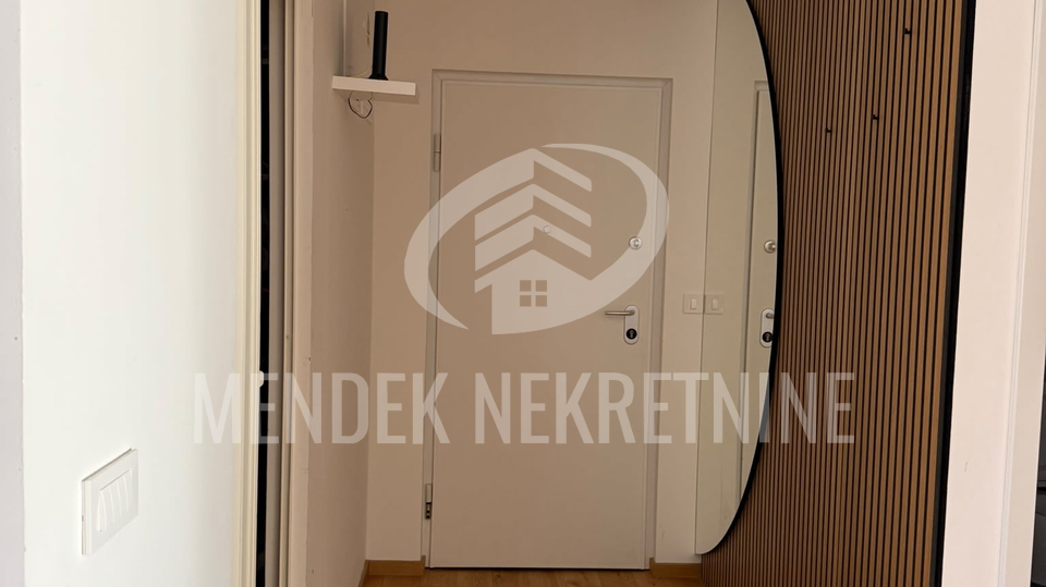 NOVOGRADNJA-STROGI CENTAR Moderan stan s 2 parkirna mjesta