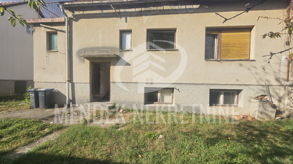 Hi&scaron;a&comma; 250 m2&comma; Prodaja&comma; Vara&zcaron;din - Centar