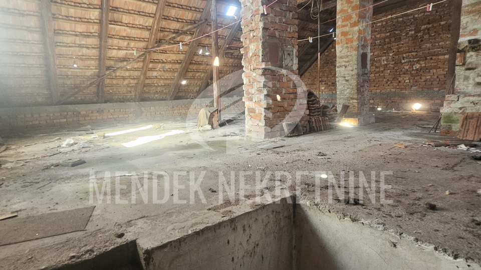 Hi&scaron;a&comma; 250 m2&comma; Prodaja&comma; Vara&zcaron;din - Centar