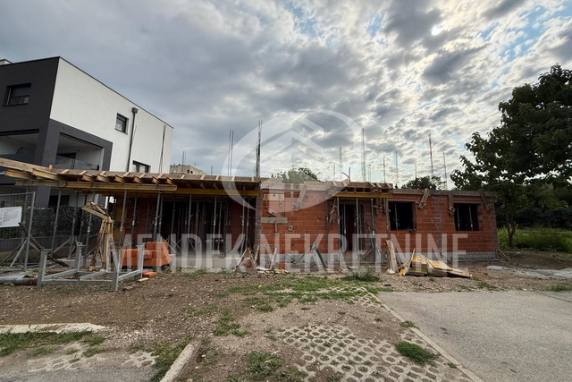 NOVOGRADNJA 3 - SOBAN - USELJIVO 2026 !!!