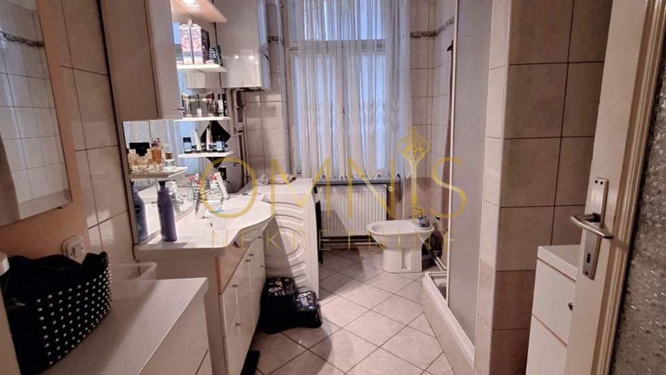Klasični 5-sobni stan 130m2 s pogledom na more – Belveder, Rijeka