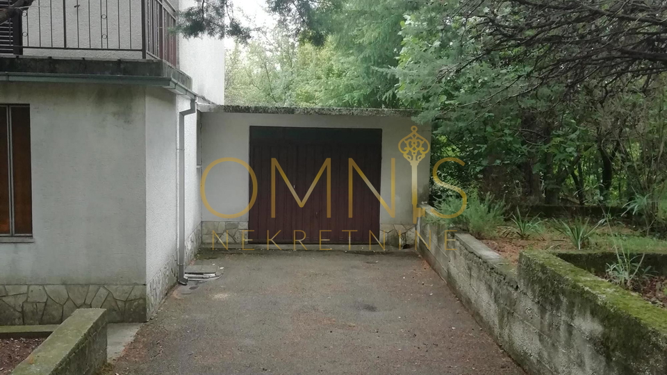 CRIKVENICA – GRIŽANE, kuća 300 m², 5 km od mora, velika okućnica 500 m