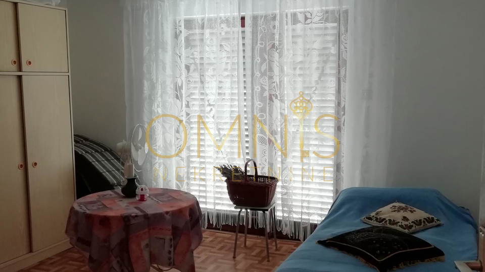 CRIKVENICA – GRIŽANE, kuća 300 m², 5 km od mora, velika okućnica 500 m