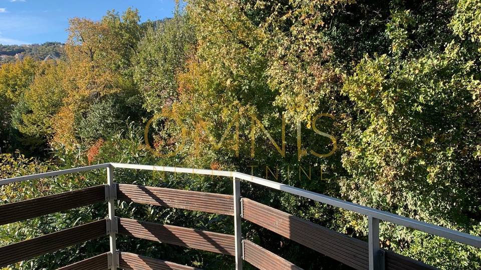 Three-room apartment Pobri, 70m², garage