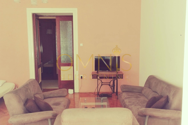 Rijeka, Centar – prostran stan 80 m², 3-sobni