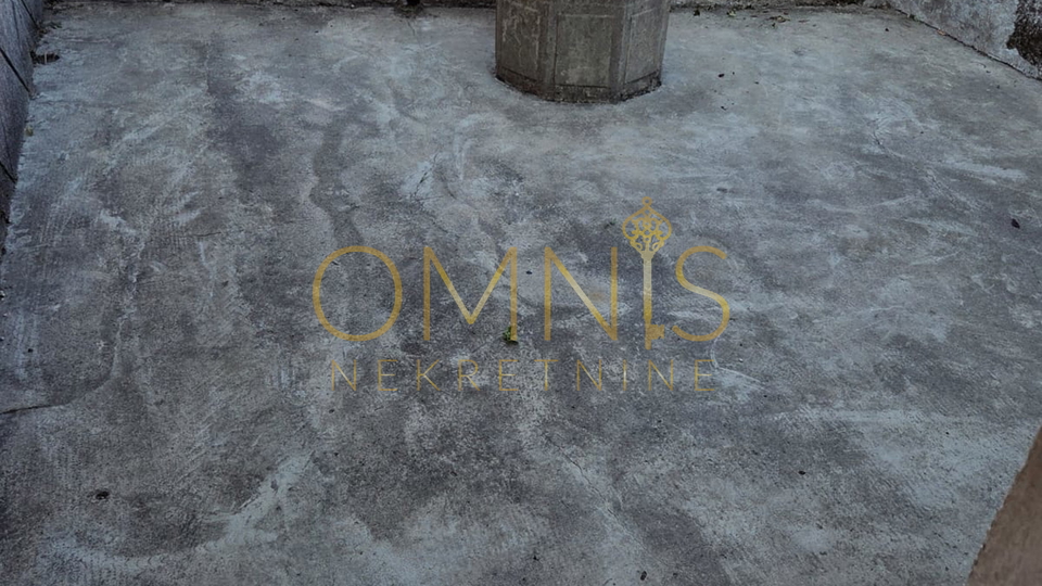 Kuća Marčelji, Viškovo - kamena kuća s pomoćnim objektom i prostranim dvorištem