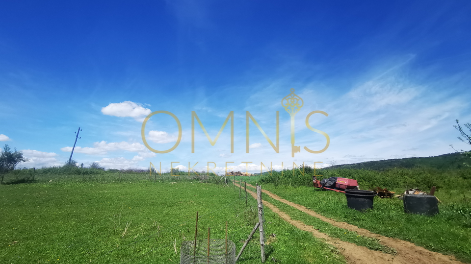 Mixed land for sale in Plaški – 82,924 m²