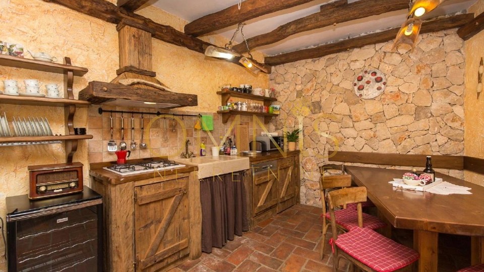 OPATIJA, BRSEČ- kamena villa na prekrasnoj lokaciji!