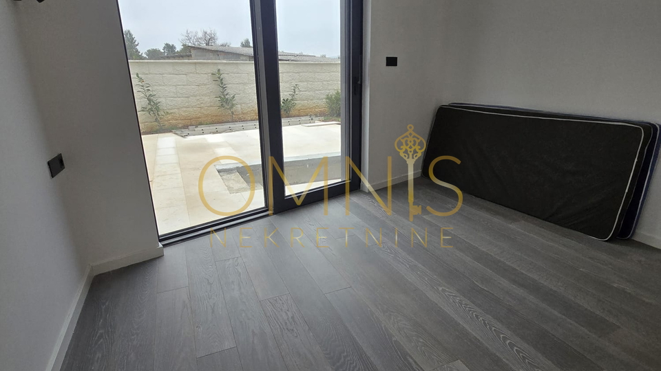 Krk,vila sa bazenom3S+DB,170m2,prodaja!