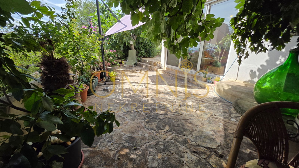 Crikvenica – 3S+ DB, 115 m², s terasom 37 m² i pogledom na more, 300 m od plaže!