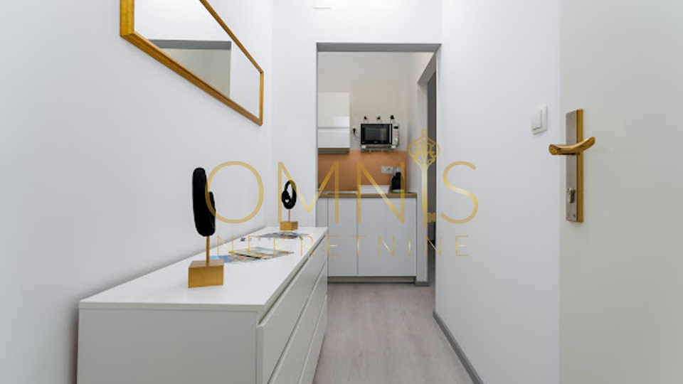 Rijeka, Centar -tri moderno uređena apartmana na Korzu, prodaja!