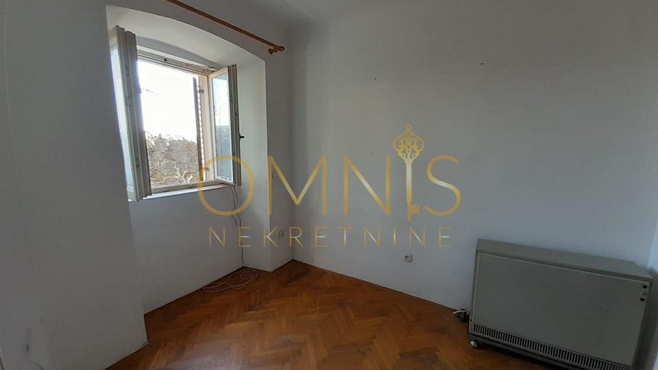 Rijeka, Centar - 100 m2, prizemlje, okućnica