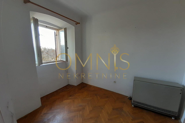 Rijeka, Centar - 100 m2, prizemlje, okućnica
