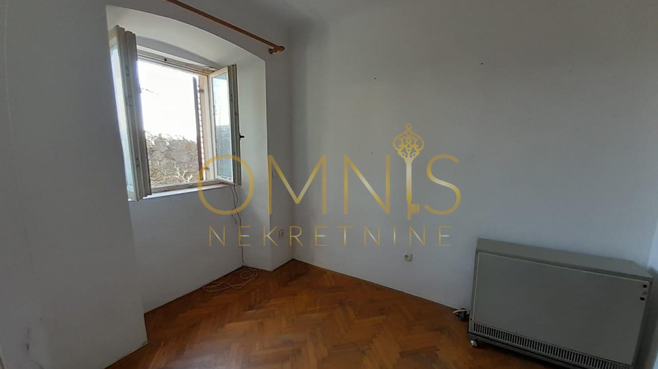 Rijeka, Centar - 100 m2, prizemlje, okućnica