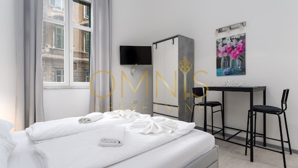 Rijeka, Centar -tri moderno uređena apartmana na Korzu, prodaja!