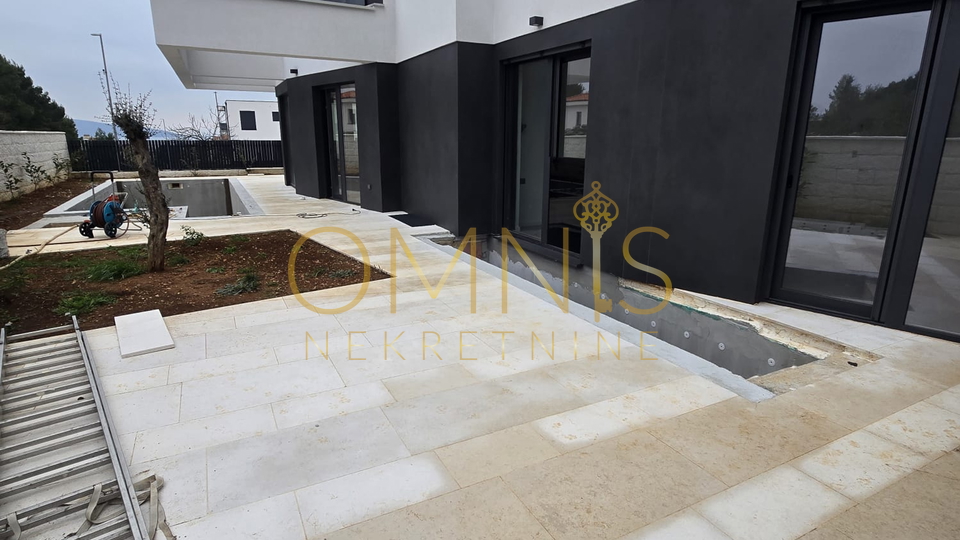 Krk,vila sa bazenom3S+DB,170m2,prodaja!