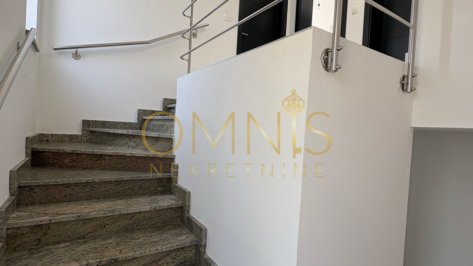 OTOK KRK, GRAD KRK (okolica) – Moderna luksuzna vila s bazenom i pogledom na more