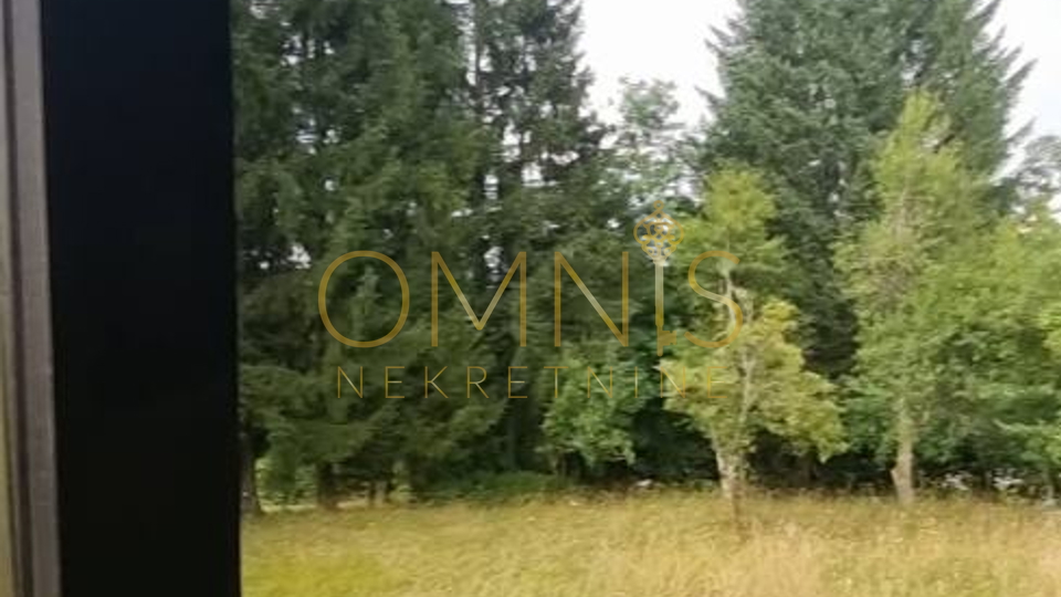 Gorski Kotar,Vrbovsko-dvije građevinske parcele s projektima i starom kućom,prodaja!
