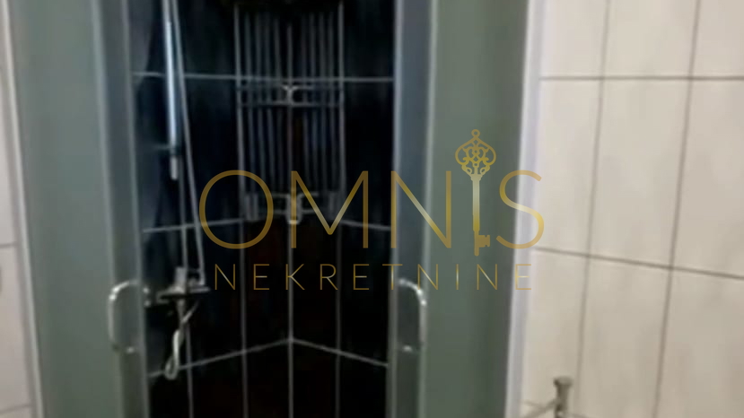 Selce -kuća sa dva stana, 50 m od mora!