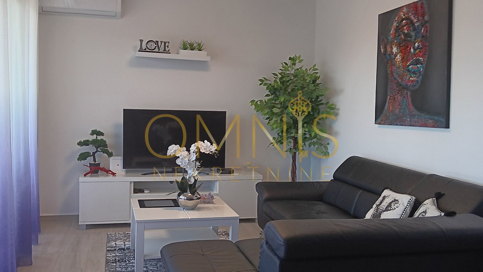 Kostrena - 2 bedrooms + living room with kitchen and dining area, 86 m2, terrace, for rent!
