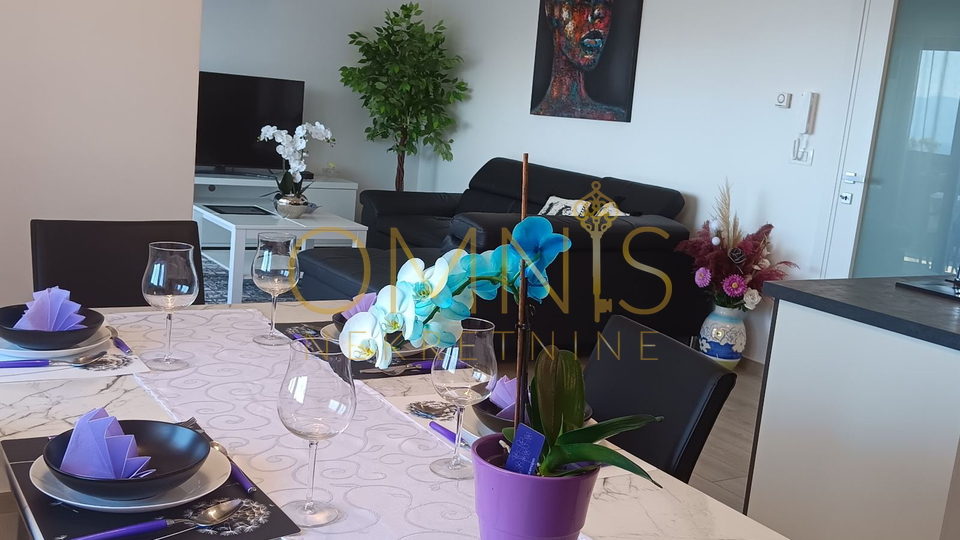 Kostrena - 2 bedrooms + living room with kitchen and dining area, 86 m2, terrace, for rent!