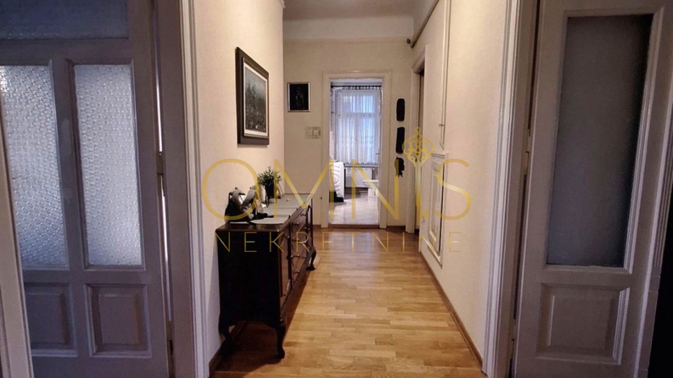 Klasični 5-sobni stan 130m2 s pogledom na more – Belveder, Rijeka