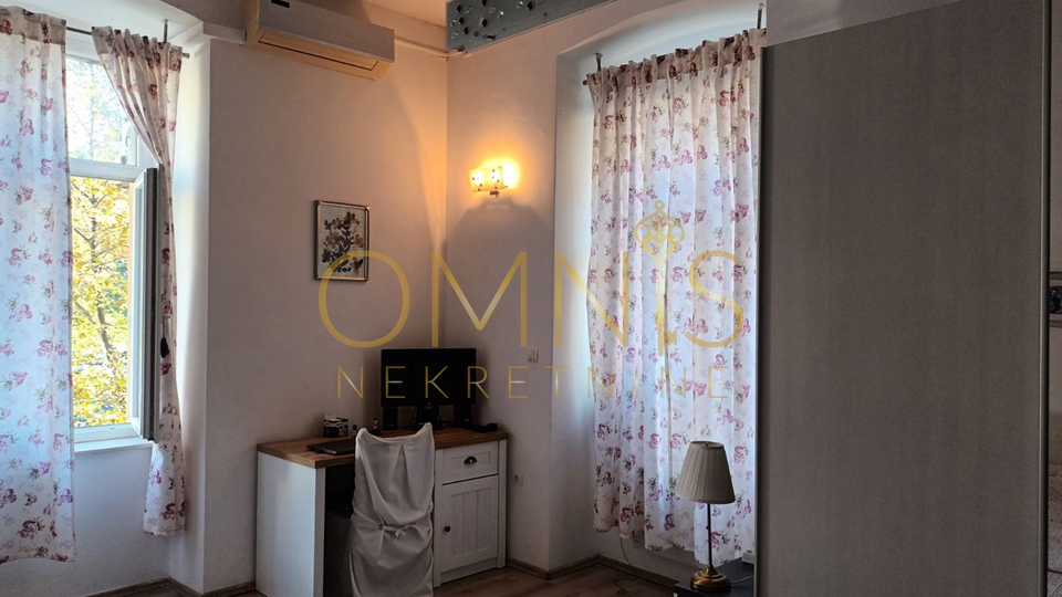 Rijeka, Center - 2 bedrooms + living room with dining area and kitchen, 66.10 m2