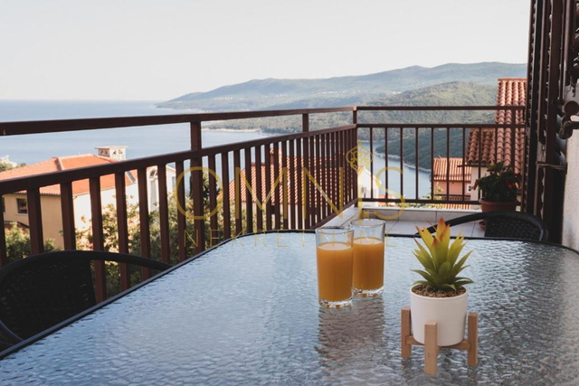 Istra,Rabac-stan površine44m2,pogled na more,prodaja!