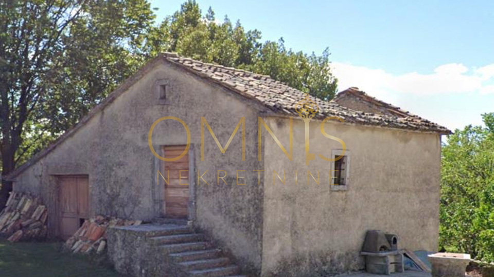 KASTAV – SPINČIĆI, KAMENA KUĆA 134 m² S VELIKOM OKUĆNICOM 858 m²