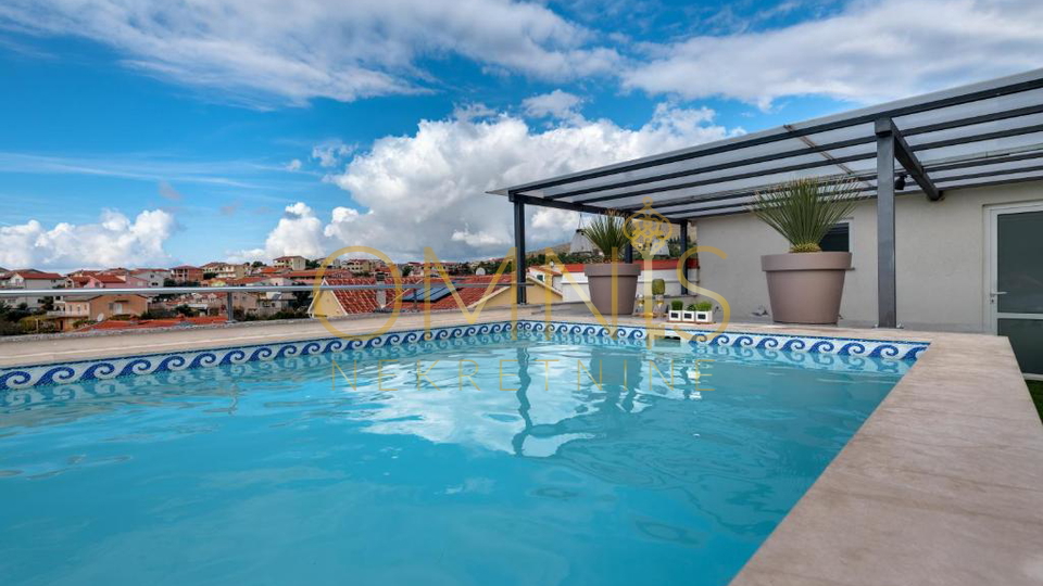 GREBAŠTICA – MINI HOTEL PRVI RED DO MORA! 534 m² S BAZENOM I RESTORANOM