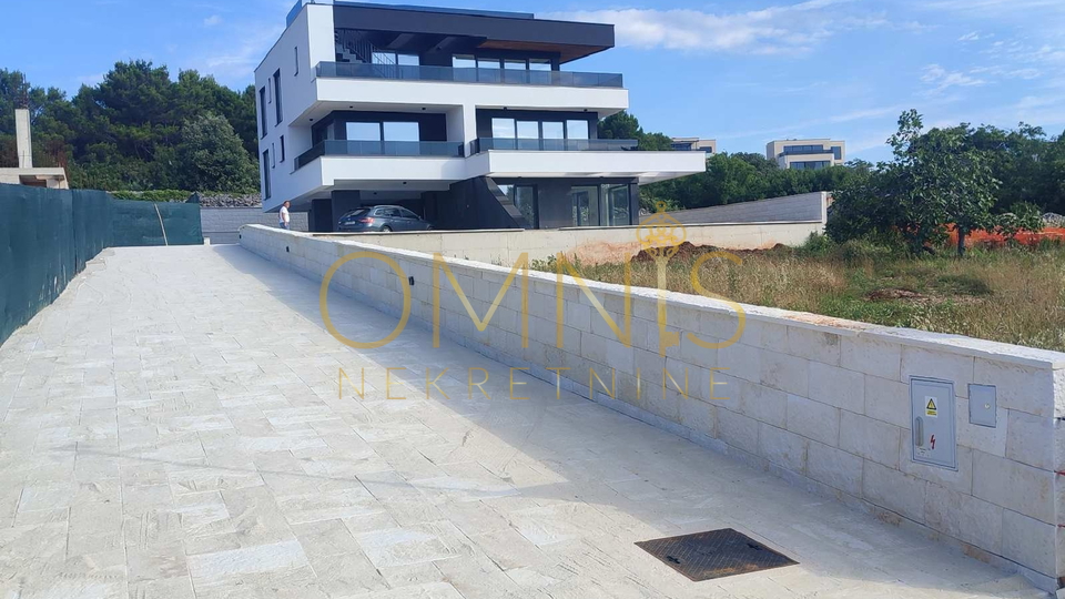 Krk,vila sa bazenom3S+DB,170m2,prodaja!