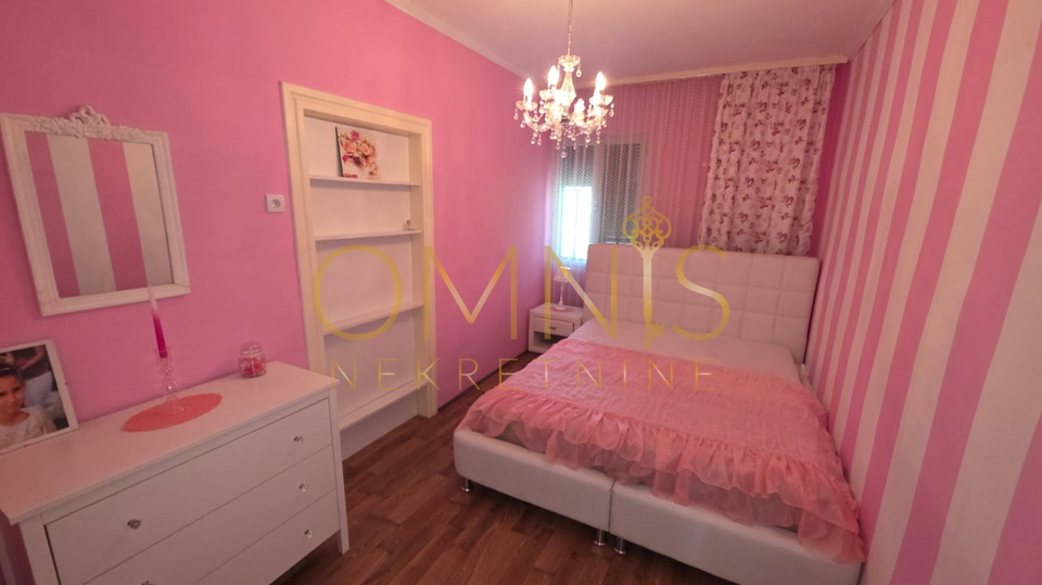 Ravna Gora -prodaje se samostojeća katnica 307m2, s okućnicom 371m2!
