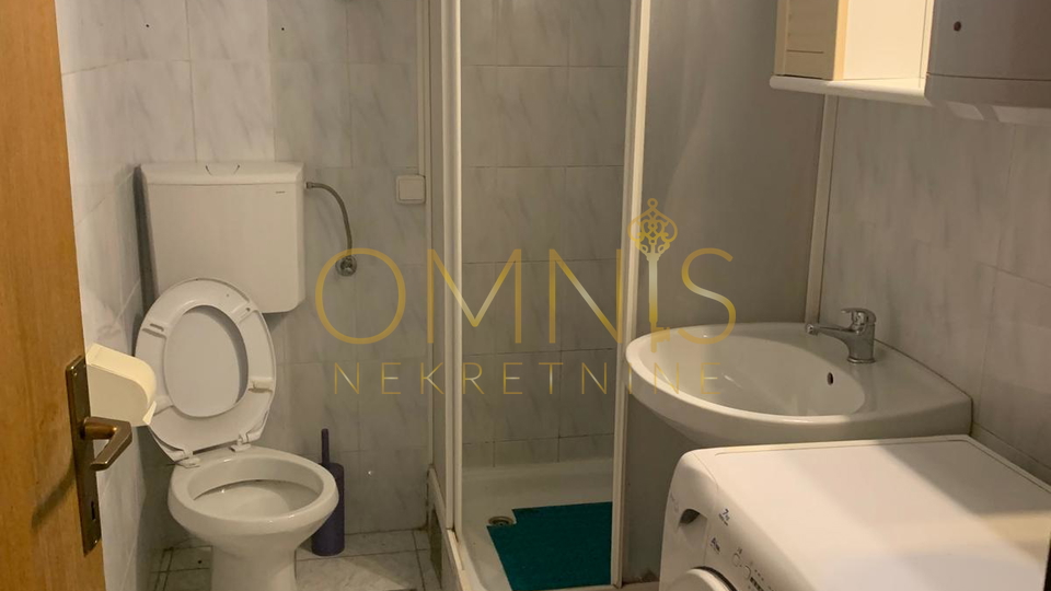 Three-room apartment Pobri, 70m², garage