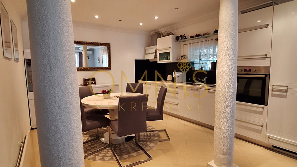 Rijeka, Zamet - House floor, 2 bedrooms + living room with a yard