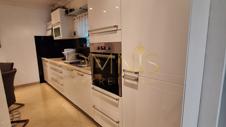 Rijeka, Zamet - House floor, 2 bedrooms + living room with a yard