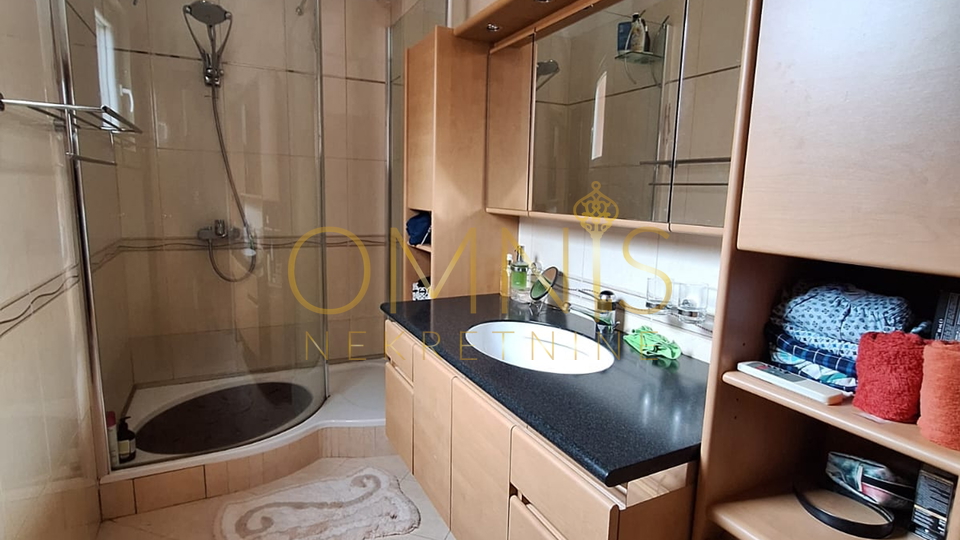 Rijeka, Zamet - House floor, 2 bedrooms + living room with a yard