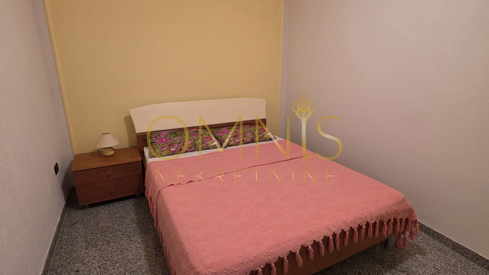 Selce -kuća sa dva stana, 50 m od mora!