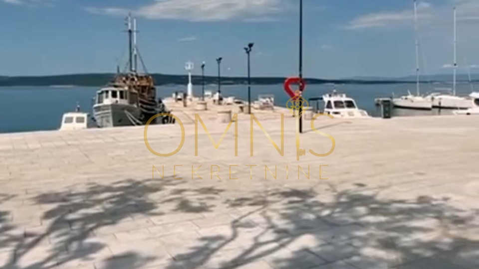 Selce -kuća sa dva stana, 50 m od mora!