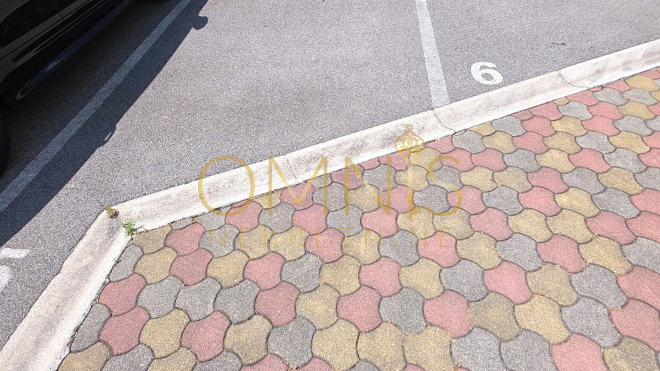 Kastav -1S+DB, parking!