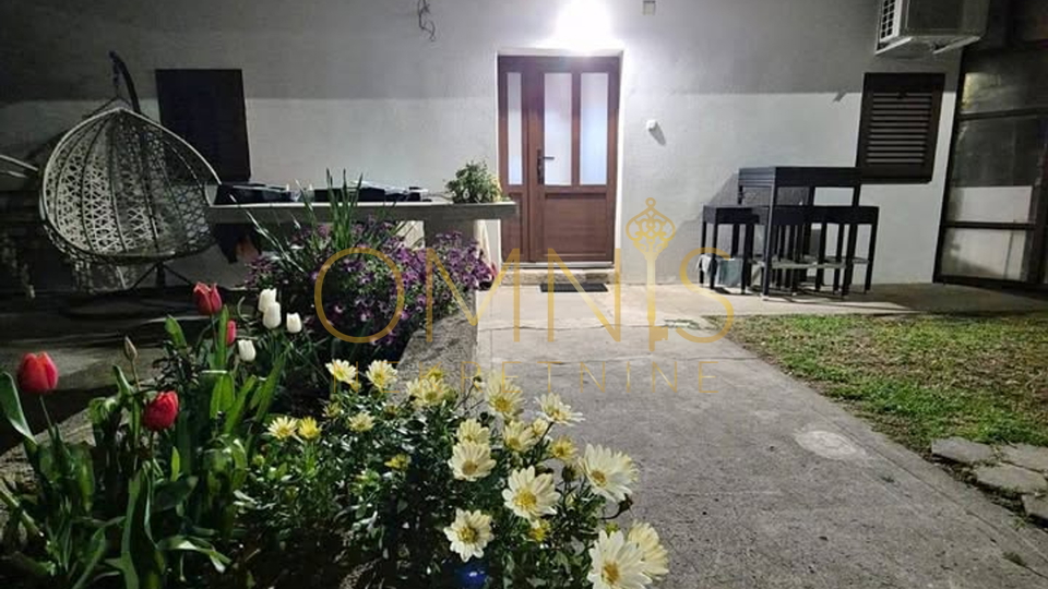 Kraljevica,stan 2S+BD 72m2,98m2 okučnice,prodaja!