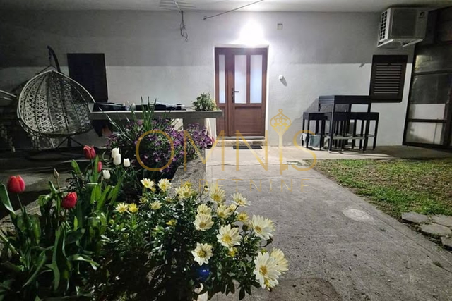 Kraljevica,stan 2S+BD 72m2,98m2 okučnice,prodaja!