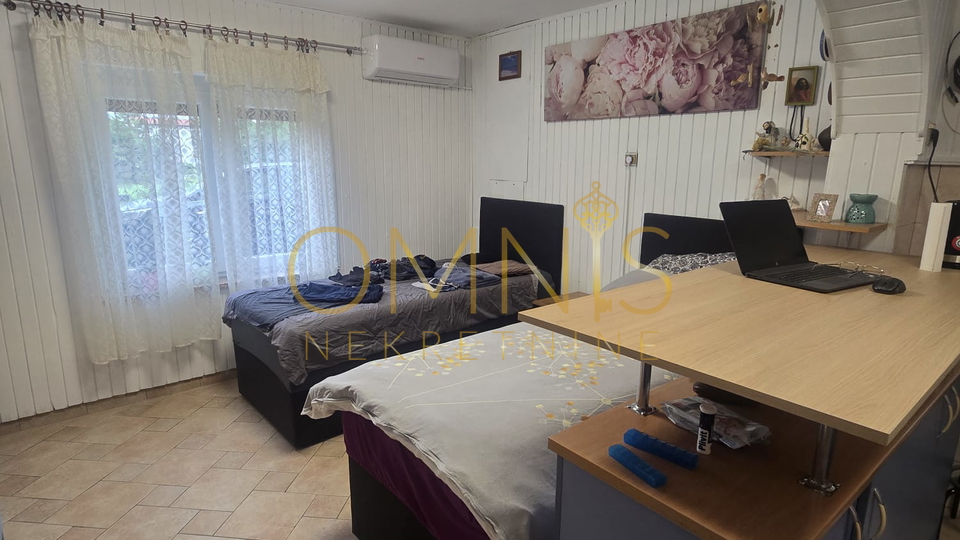 Dražice -studio apartman, parking, vrt, terasa, najam!