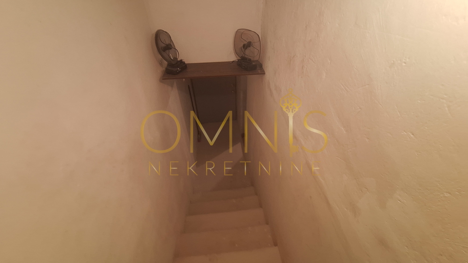 Opatija, Oprić -2S kl., okućnica, parking, prodaja!