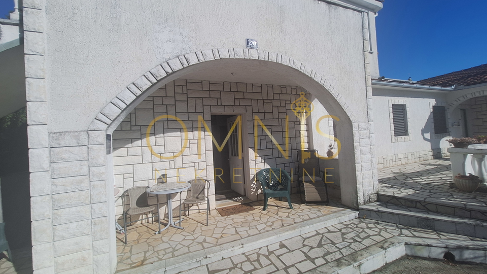 Opatija, Oprić -2S kl., okućnica, parking, prodaja!