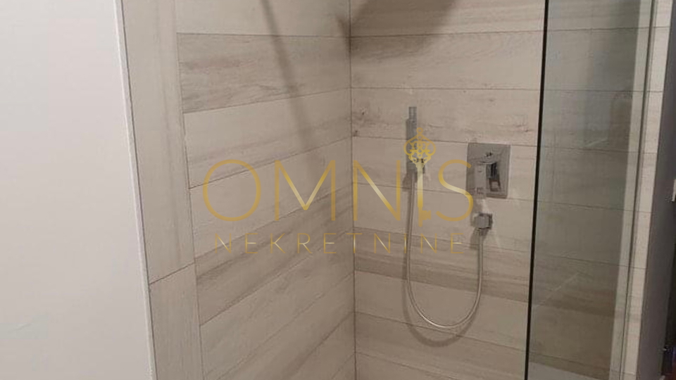 Rijeka, Center - 81.10 m2, terrace, excellent location