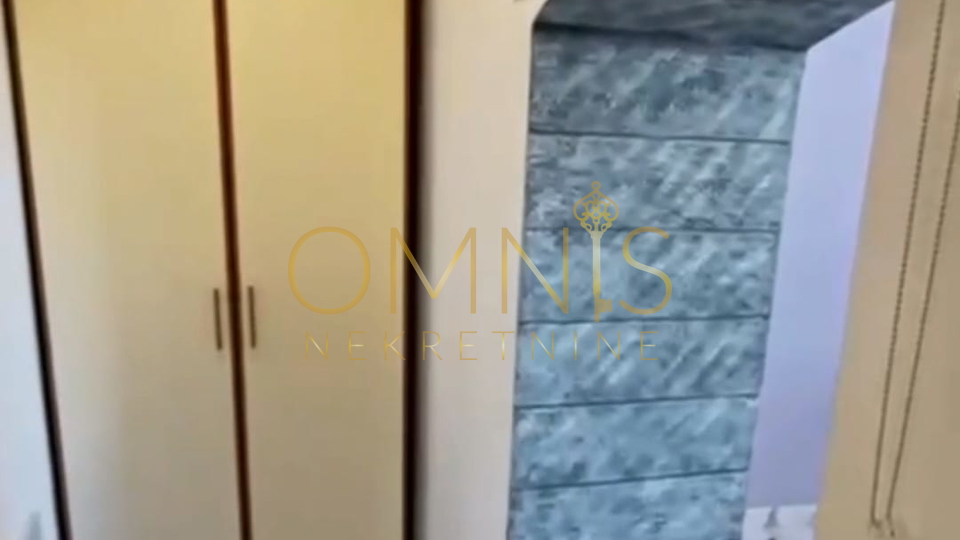 Selce -kuća sa dva stana, 50 m od mora!