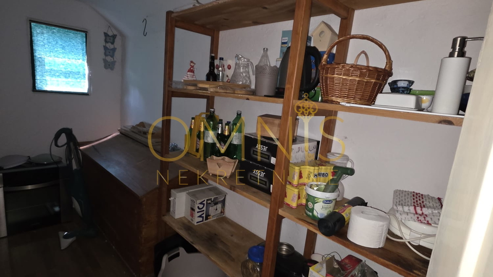 Ravna Gora -prodaje se samostojeća katnica 307m2, s okućnicom 371m2!
